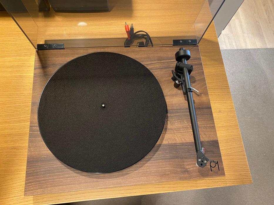 Rega Planar 1 Walnut Special Edition, vaihtolaite / Tampere